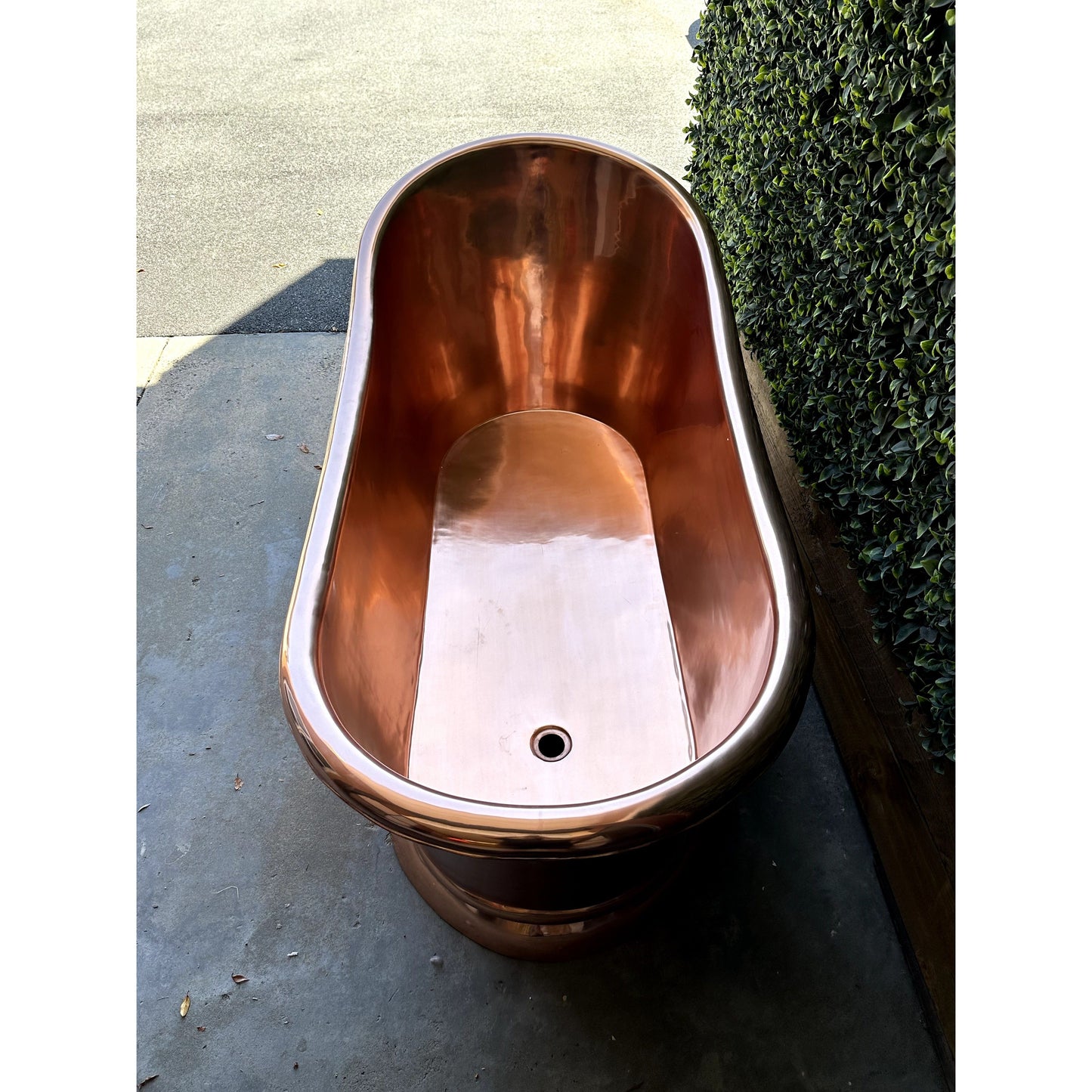 Shiny Polished Single Slipper Bath